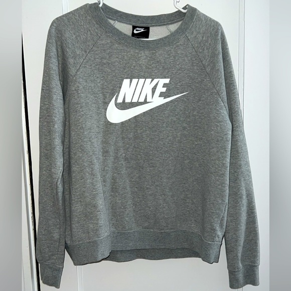 Nike Sweater - Picture 1 of 3